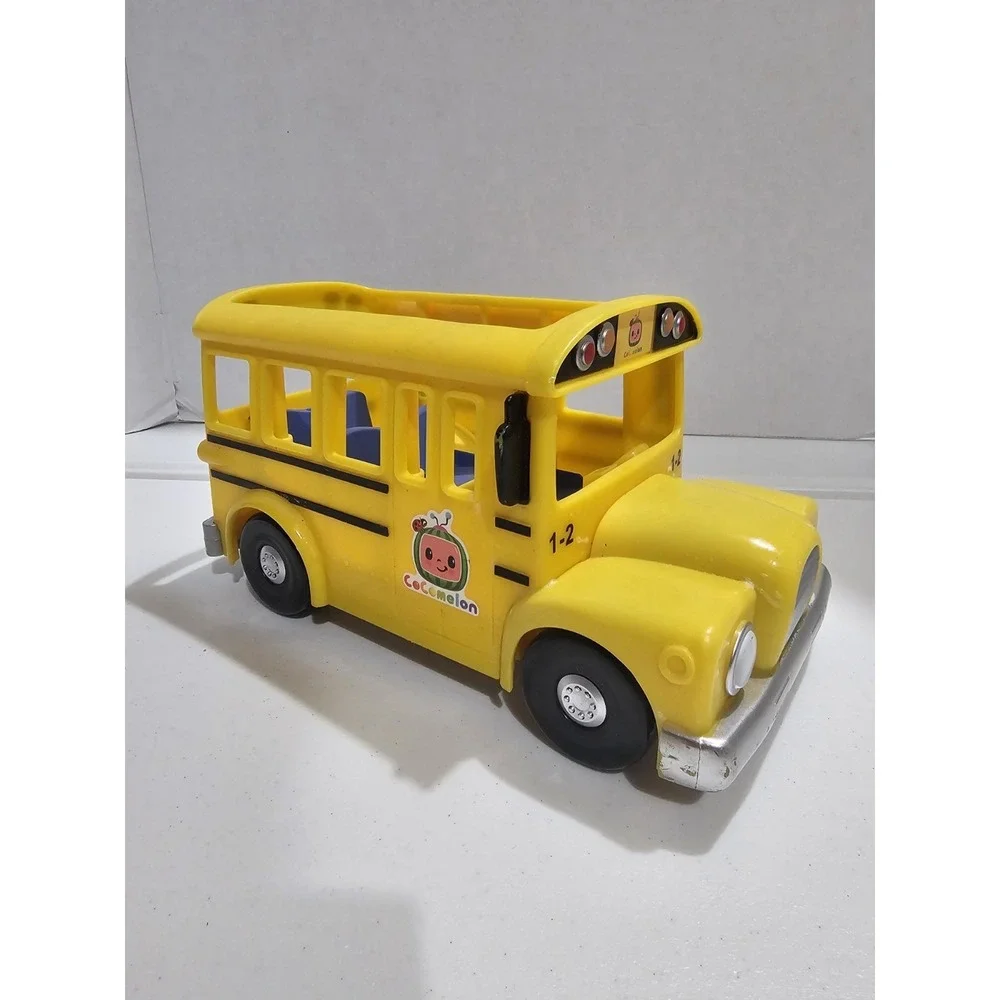 CoComelon‎ Official Musical Yellow School Bus Plays Wheels on The Bus #3611